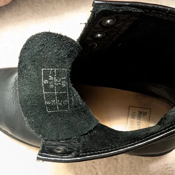 Dr Marten's 1460 Vegan Leather Boots - Picture 4 of 5